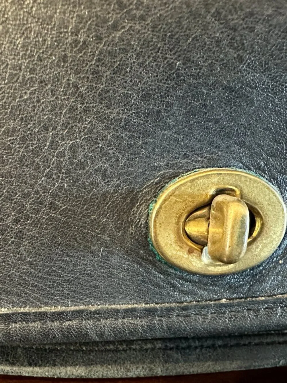 Vintage COACH 9620 Compact Pouch Black Glovetanned Leather Crossbody USA Made